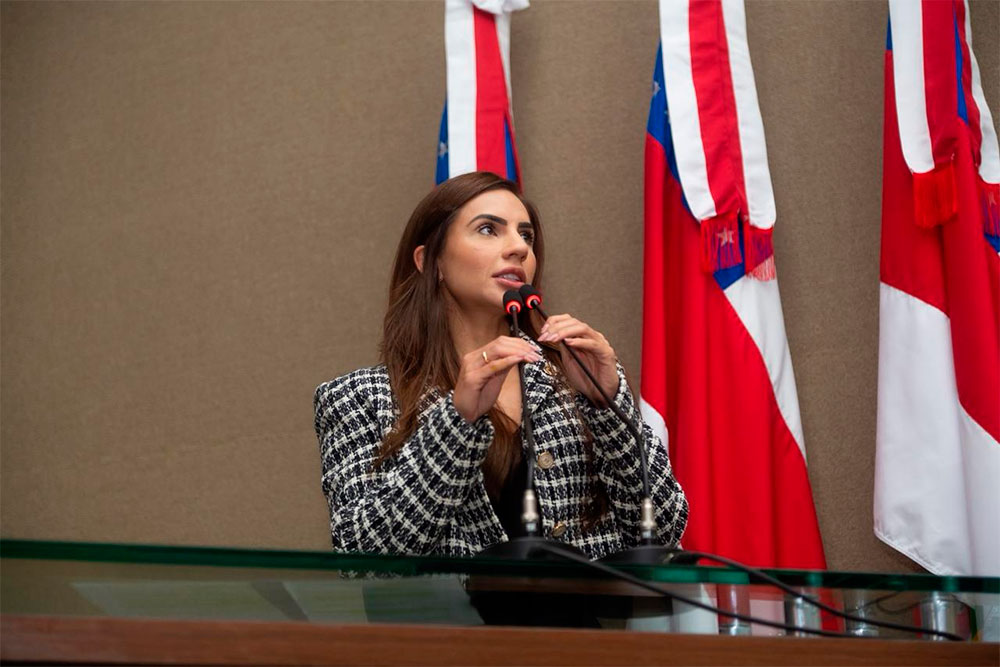 Deputada Débora Menezes