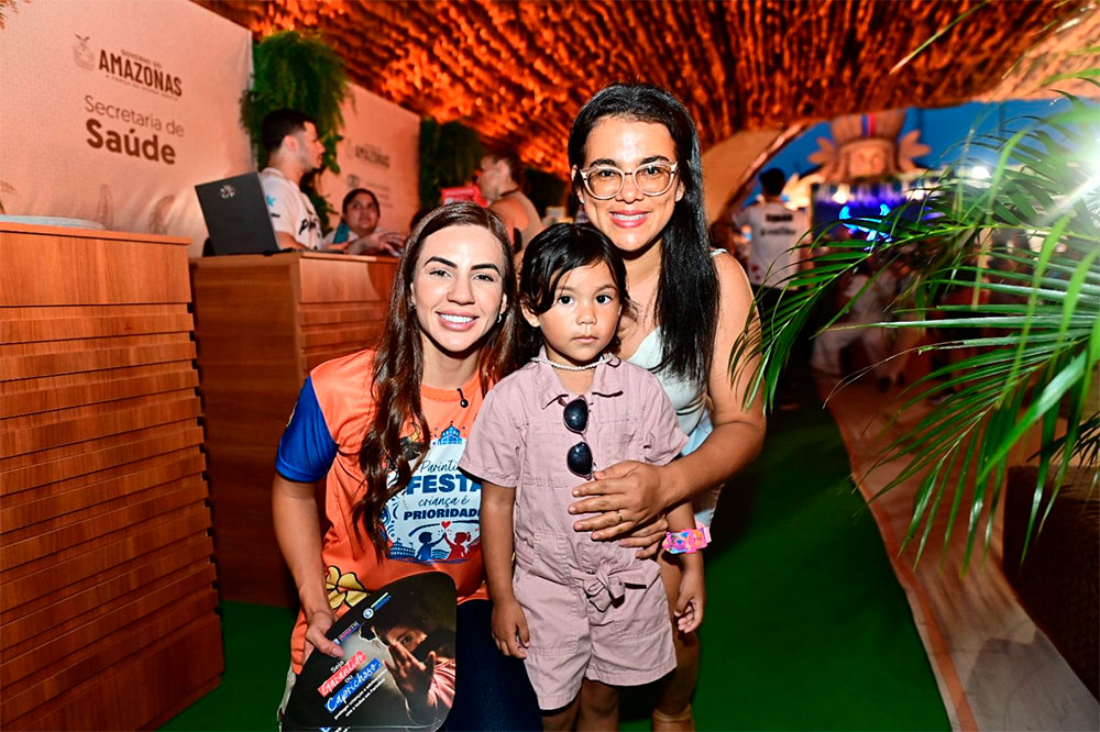 Débora Menezes lidera ações de conscientização sobre proteção de crianças e adolescentes durante o festival de Parintins